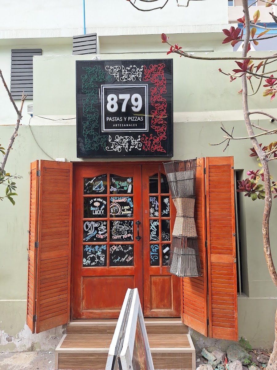 879 Trattoria Y Pizzería Artesanal